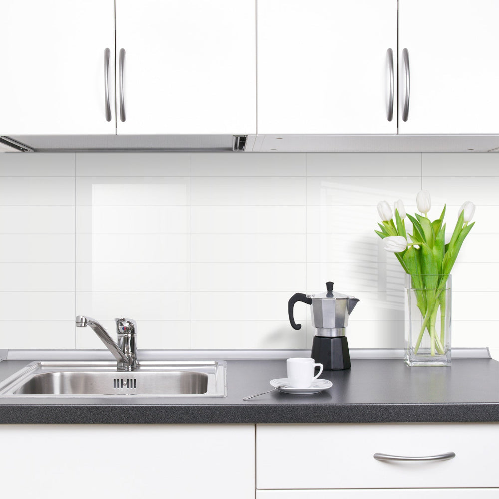 FLEXI Rectangular white gloss tiles in a kitchen